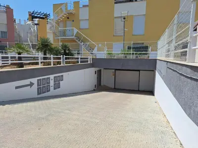 Plano de Laguna Beach - Terraza & parking