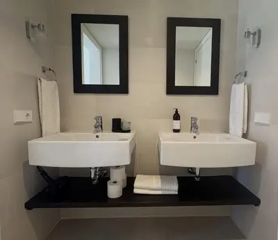 Un baño de Resort Macenas # Sea Views # 2BR # WIFI # Family