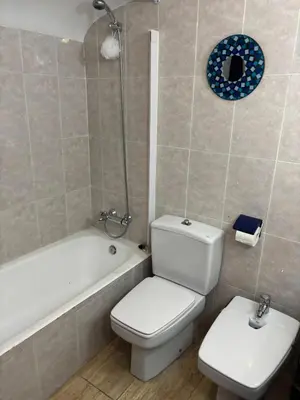 Un baño de Cornerstone Cavehouse