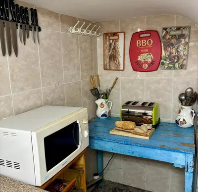 Una cocina o zona de cocina en Cornerstone Cavehouse