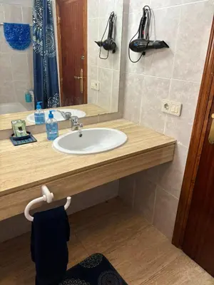 Un baño de Cornerstone Cavehouse