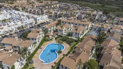 Piscina en o cerca de Vera Coast Fantástico Bajo con Jardin y Piscina