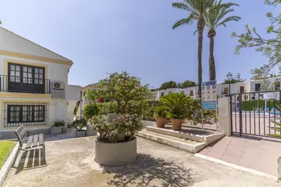Jardín al aire libre en Vera Coast Fantástico Bajo con Jardin y Piscina