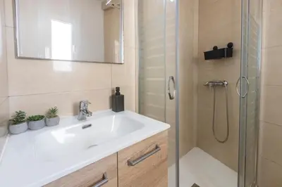 Un baño de TrendyHomes El Faro de Almería