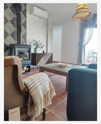 Zona de estar de El Refugio de Alcolea, Alpujarra Almeriense