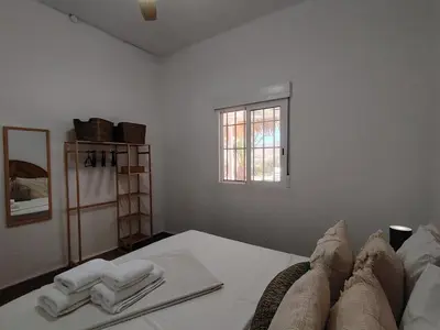 Cama o camas de una habitación en La casita del desierto, cortijo para 7 personas con piscina privada