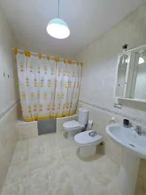 Un baño de Brisa MarinaTerraza Vistas a la Isla Free PARKING