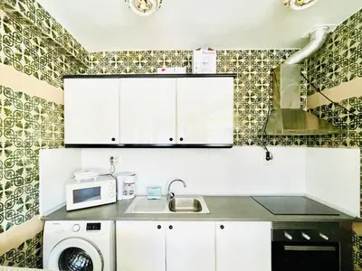 Una cocina o zona de cocina en Mountain-View Apartment by Sea