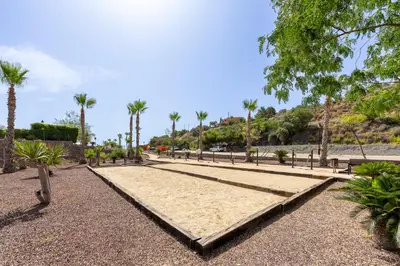 Jardín al aire libre en Resort Macenas #SeaViewApartment #TerraceAndSunbeds #2BR