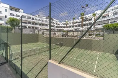 Instalaciones para jugar a tenis o squash en Garrucha Playa Piscina Wifi Parking Gratis o alrededores