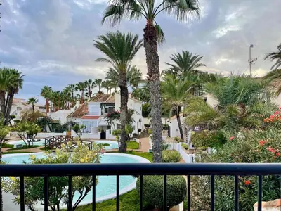 Jardín al aire libre en Apartment in Roquetas by Beach & Pool