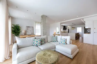 Zona de estar de Casa Descubrimiento - Dúplex Moderno con Jardín a 5 minutos de la Playa de Vera
