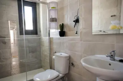 Un baño de El Rincón de Agua Amarga lll