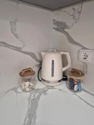 Utensilios para hacer té y café en Le Panorama