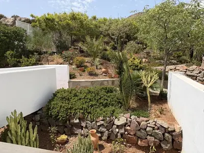 Jardín al aire libre en Atalaya Blanca