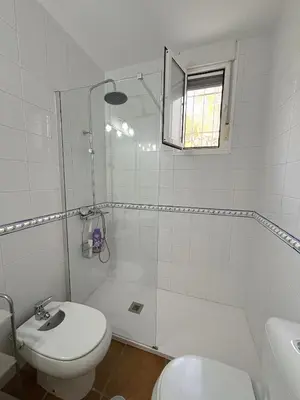 Un baño de Atalaya Blanca