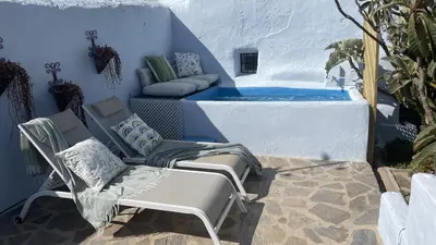 Piscina en o cerca de Casa Cueva Solara, peace and nature in Cabo de Gata