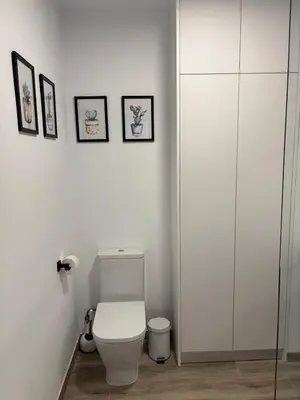 Un baño de Vistas al mar y parque natural