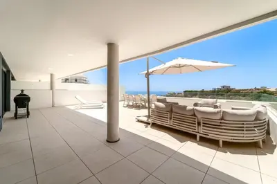 Un balcón o terraza de Medblue Vista Sea View Retreat