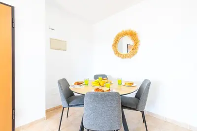 Comida en o cerca de este apartamento
