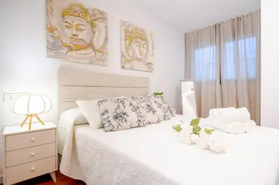 Cama o camas de una habitación en Expoholidays- Rueda Lopez con PARKING GRATIS 3A
