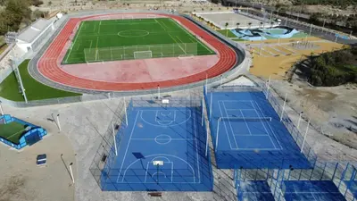 Instalaciones para jugar a tenis o squash en Moöm Apartamentos Turísticos o alrededores