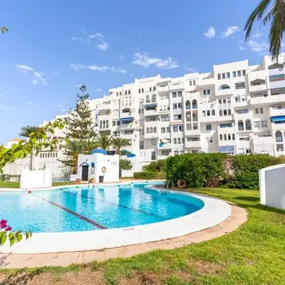 Acogedor apartamento con piscina y terraza
