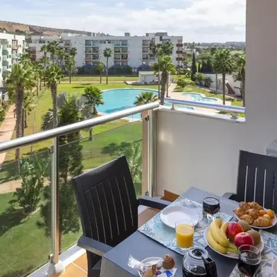 AlmeriaSuite Palm Beach Apartments