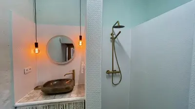 Un baño de Cuevas Soluna en Solara, voor max 8 personen