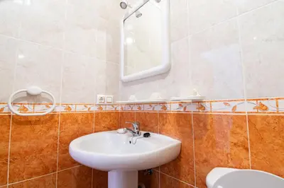 Un baño de El Calón Beach and Pool