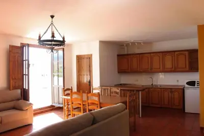 Una cocina o zona de cocina en Alojamientos y habitaciones Rurales Alpujarra - Piscina, Barbacoa y Terraza con Preciosas Vistas