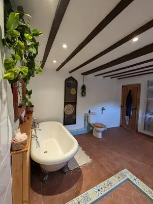 Un baño de Casa Satori Country House & Pool Sleeps 8