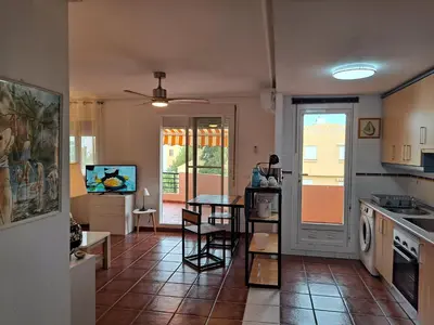 Una cocina o zona de cocina en apartamento en urbanización nudista