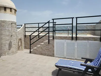 Un balcón o terraza de Apartment with shared pool near Almeria coast