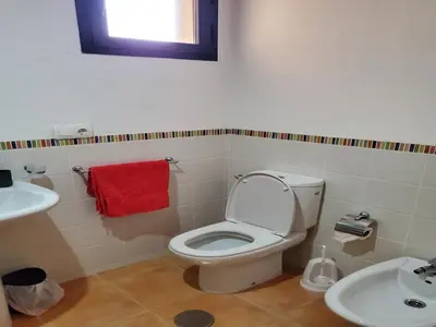 Un baño de Charming apartment with garden in Almeria
