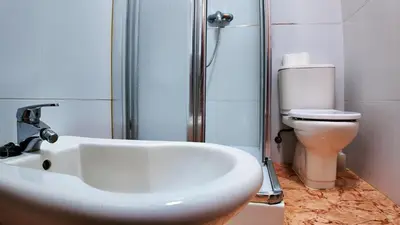 Un baño de Apartalux Zen Pacific