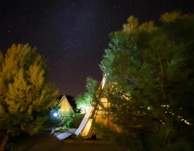 Jardín al aire libre en Casa Bella Teepees