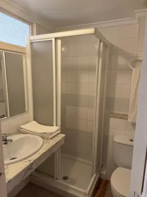 Un baño de Hostal El Perejil