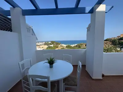 Un balcón o terraza de Apartamento en Mojácar Playa con vistas al Mar y Piscina