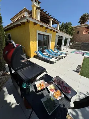 Comida en o cerca de esta villa
