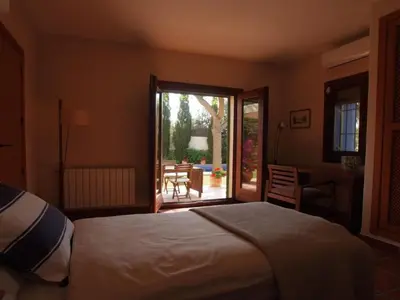 Cama o camas de una habitación en Holiday Home Schöne Villa für 6 Personen mit Schwimmbad by Interhome