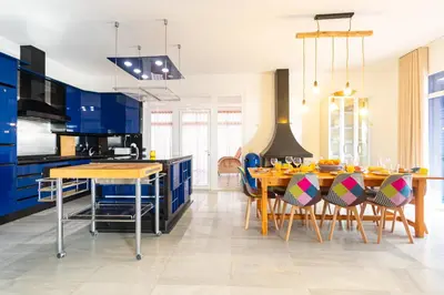 Una cocina o zona de cocina en Villa Nico, con piscina privada - By Aloha Palma