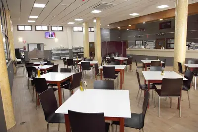 Un restaurante o sitio para comer en Hotel Lorenzo