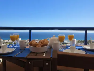 Comida en o cerca de este apartamento