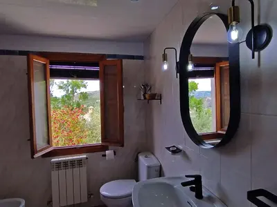 Un baño de Holiday Home Landhaus mit zwei Schlafzimmern in La Alpujarra by Interhome