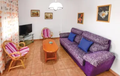 Una televisión o centro de entretenimiento en Tierra