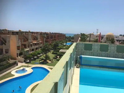 Piscina en o cerca de Apartamento Paraiso Vera Playa, Aticode 2 dormitorios con piscina privada en solárium y barbacoa, WIFI - Penthouse with private pool terrace, sea view