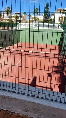 Instalaciones para jugar a tenis o squash en Casa Carpe Diem o alrededores