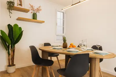Bebidas en Gran Capitán- Casa en el centro con 3 habitaciones y terraza