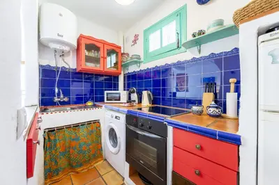Una cocina o zona de cocina en AlmeriaSuite Casita de las Flores